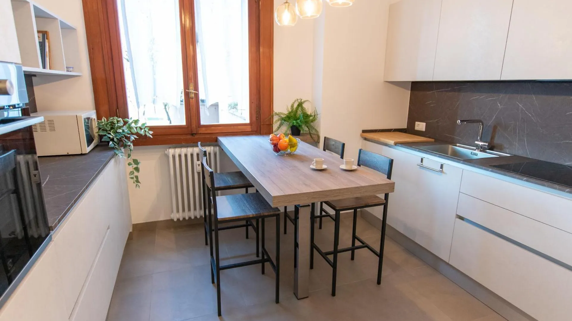 I Host Apartment - Govone 100 밀라노